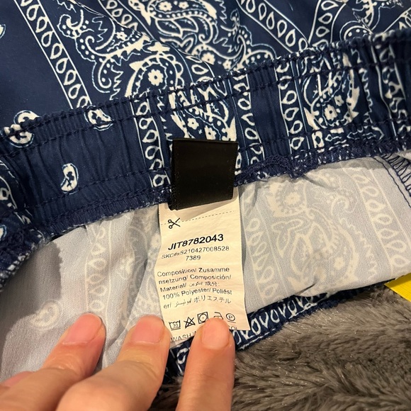 2/$15 Shein Blue Paisley Shorts Size Small - Picture 6 of 8